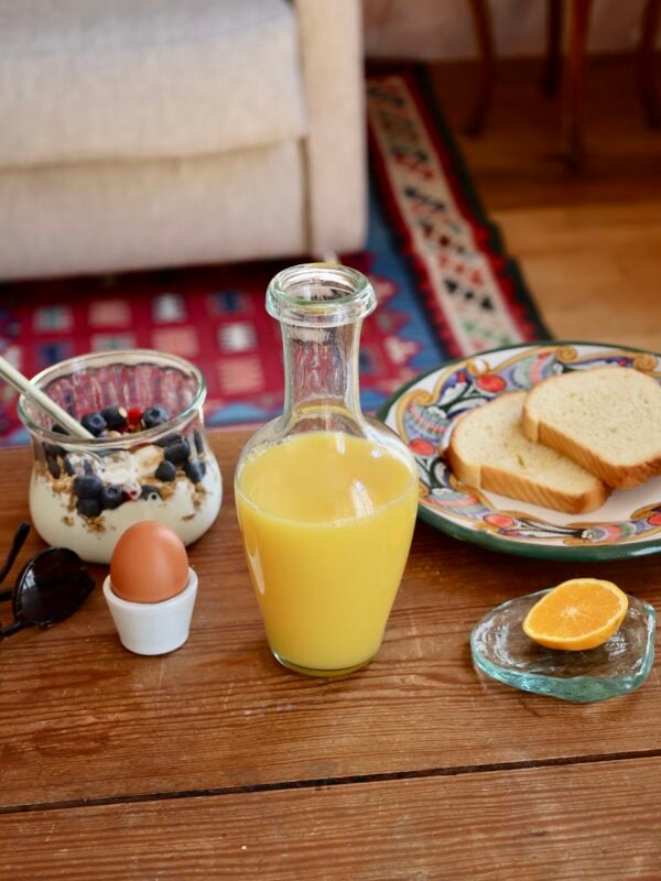 la-soufflerie-breakfast-transparent-carafe-mouth-blown-recycled-glass