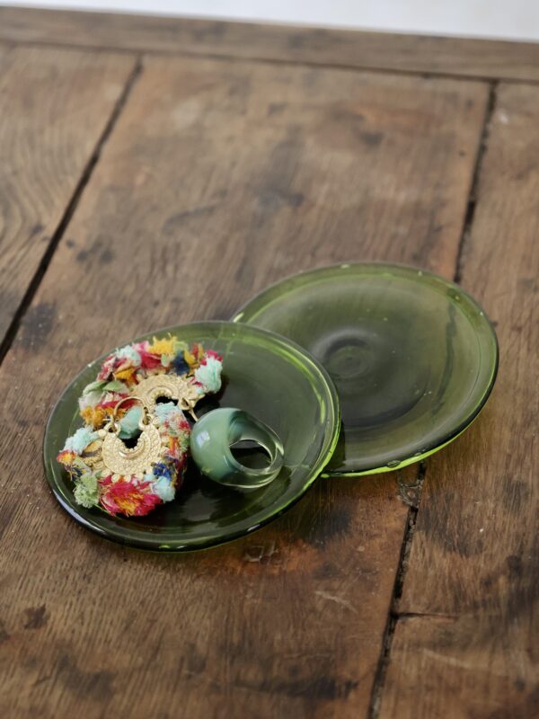 la-soufflerie-assiette-10cm-olive-small-dish-mouth-blown-recycled-glass