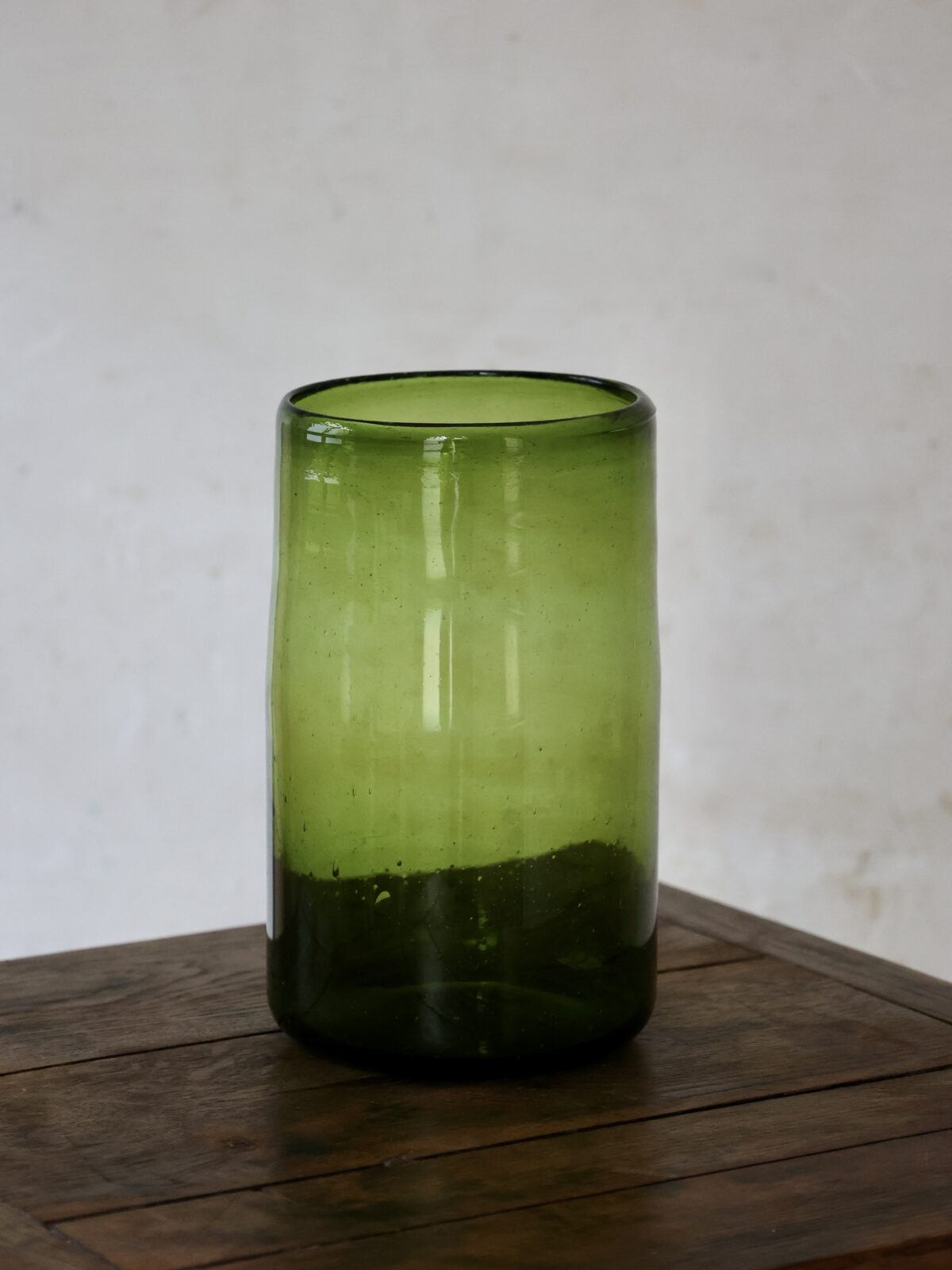 vase-droit-olive-hurricane-vase-mouth-blown-recycled-glass