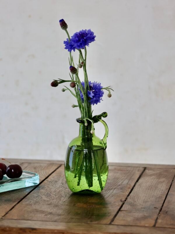 amour-avec-anse-olive-bud-vase-mouth-blown-recycled-glass