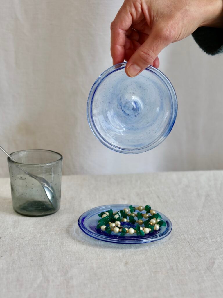 assiette-10cm-light-blue-tableware-plates-mouth-blown-recycled-glass