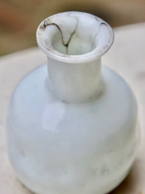 vase-bossele-white-mouth-blown-recycled-glass