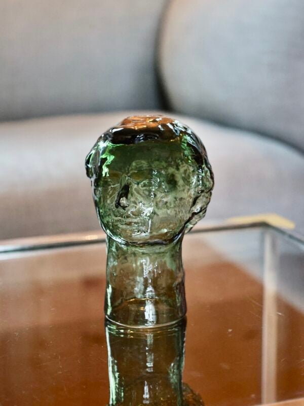 angelo-bouchon-vert-fumé-glass-lids-mouth-blown-recycled-glass