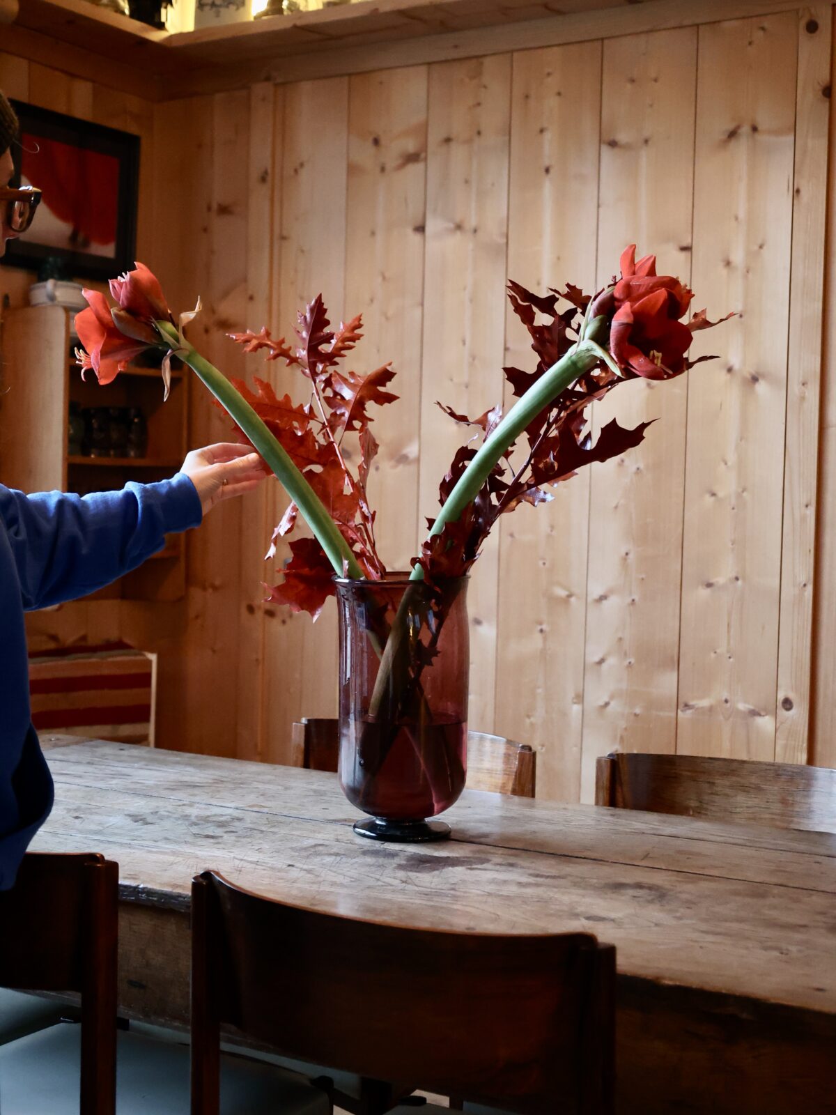 la-soufflerie-giant-pied-douche-framboise-hurricane-vase-mouth-blown-recycled-glass