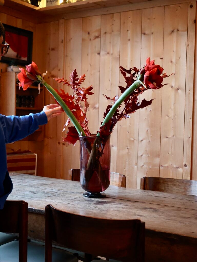 la-soufflerie-giant-pied-douche-framboise-hurricane-vase-mouth-blown-recycled-glass