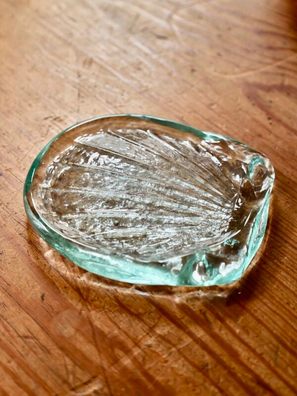 coquille-saint-jacques-creuse-accessories-mouth-blown-recycled-glass