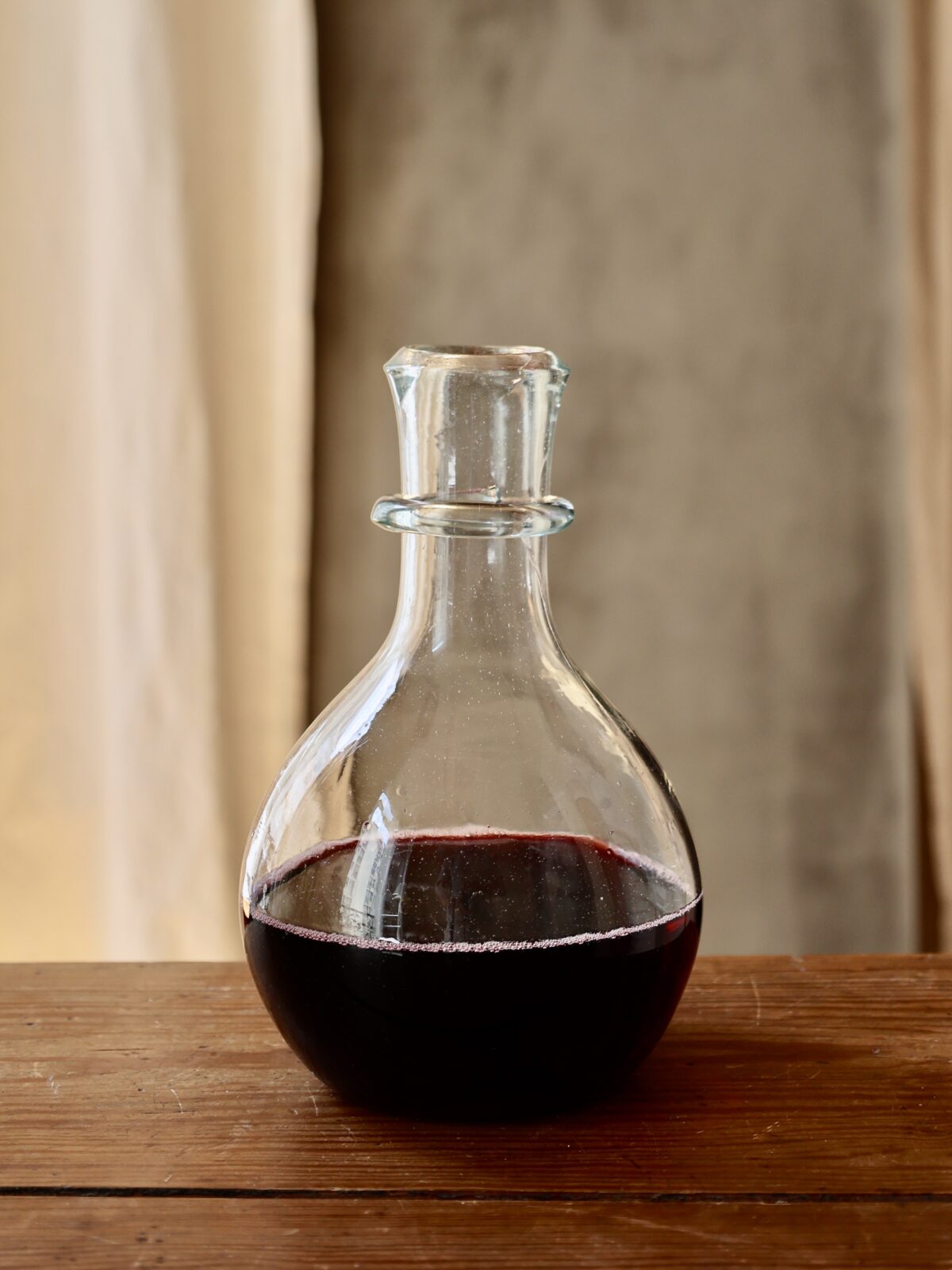 decantador-gordo-transparent-carafe-hand-blown-recycled-glass
