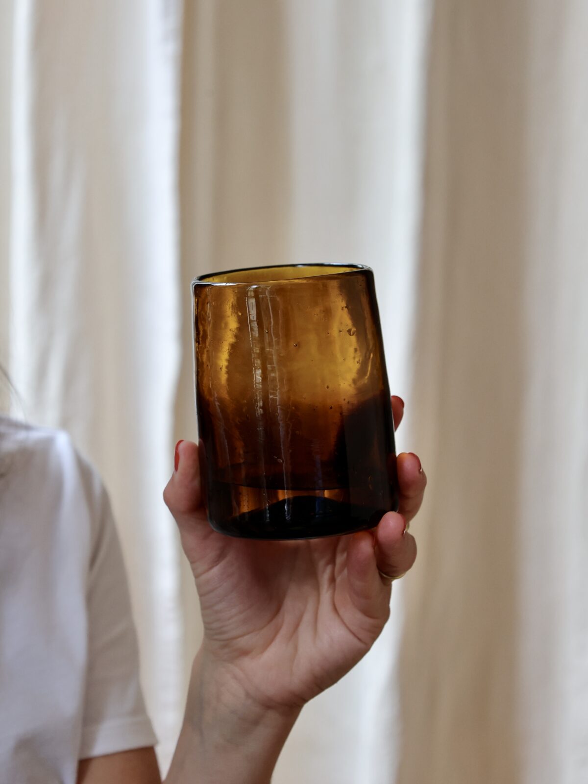 la-soufflerie-rodi-glass-dark-brown-drinking-glass-mouth-blown-recycled-glass