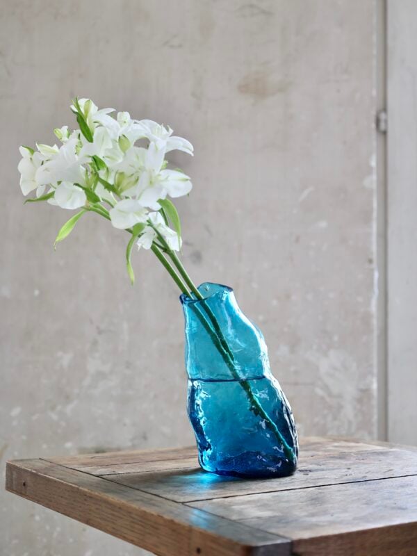 kana-turquoise-vase-mouth-blown-recycled-glass