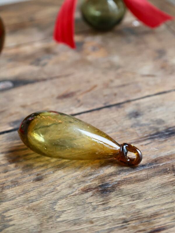 boule-goutte-miel-handmade-recycled-glass